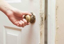 Щось заїдає дверна ручка … 5 способів полагодити