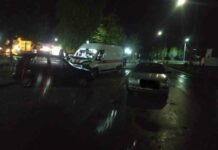Виїжджаючи з парковки на дев’ятівці, водій skoda наїхав на п’яну жінку. З травмою голови її доставили в лікарню