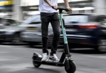 Мінтранс забороняє самокатам їздити швидко