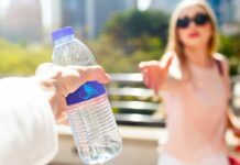 Навіщо власники автомобілів lada ставлять на двигун пляшку з водою