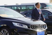 Geely випустить смартфон, який буде конкурувати з apple і samsung