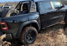 Стрибок через струмок на 712-сильному пікапі обійшовся блогеру в 53 тисячі доларів