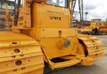 Бульдозер-болотохід чтз отримав незвичайну опцію