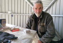 “не можу я жити в будинку, тісно мені там”. Олександр, який вже багато років живе на м6 під лідою, розповів про свій вибір і своє життя