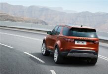 До росії приїхав семимісний land rover discovery
