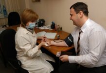 Моз визначився з терміном введення скандальних правил медогляду водіїв