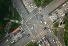 Китайська компанія xpeng представила суперзарядку для електромобілів