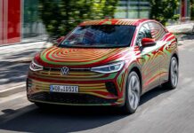 Китайська компанія xpeng представила суперзарядку для електромобілів