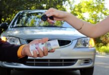 Росіяни масово влазять в борги заради покупки старих авто