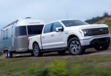 Електричний буксир: міф чи реальність? Ford визнає обмеження “зеленої” тяги у важких умовах