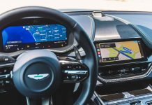 Apple CarPlay Ultra: революція в автомобільному інтерфейсі чи перетягування ковдри?