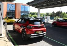 EV зарядний пристрій більше 10 хвилин ходьби? Британці не використовуватимуть його