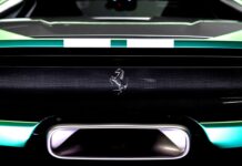 Ferrari попереджає шістьох власників припинити їздити на своїх дорогих суперкарах