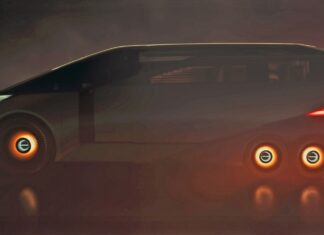 Флагман Lexus LS перетворюється на шестиколісний мінівен