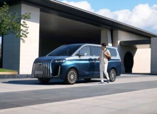 BAW Ruisheng M8: універсальний мінівен із широким вибором силових агрегатів