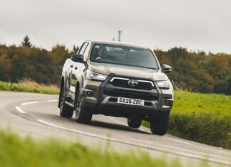 2025 Toyota Hilux: Recenze vylepšeného Mild Hybrid Hunker