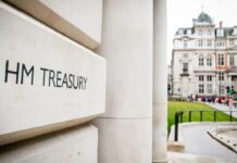 Пропонований податок на кілометри доріг для електромобілів у Великобританії