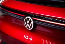 Volkswagen вимагає відхилення позову через сенсорні кнопки на кермі