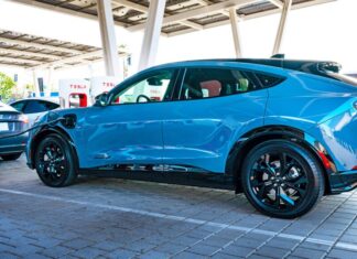 Ford EV Division enfrenta anos de perdas contínuas