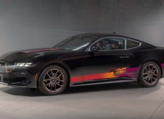 Ford Mustang EcoBoost recebe atualização de estilo retrô ousado