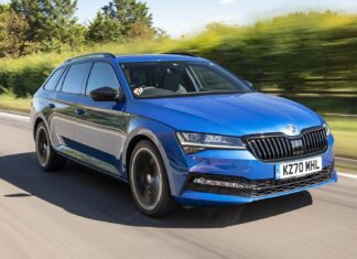 Обзор Skoda Superb: Непобедимый король практичности