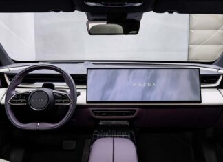 Un changement de philosophie : pourquoi Mazda adopte les écrans numériques massifs