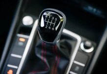 VW elimina il manuale Jetta GLI 2027. Addio Bastone.