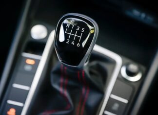 VW elimina il manuale Jetta GLI 2027. Addio Bastone.