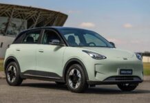 Geely E2: Чому електромобіль за $9 000 з Китаю продається краще, ніж Tesla Model Y
