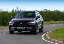 Przegląd leasingu Volvo XC60 Plus Black Edition 2024